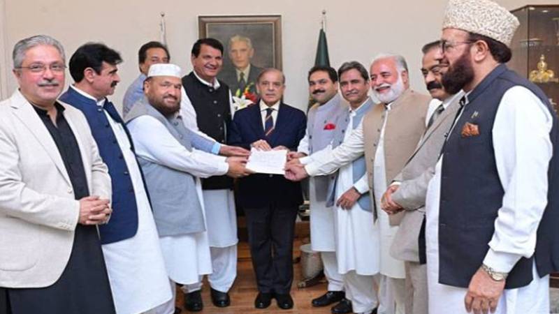 وزیر اعظم سے خیبر پختونخوا ارکان پارلیمنٹ کی اہم ملاقات