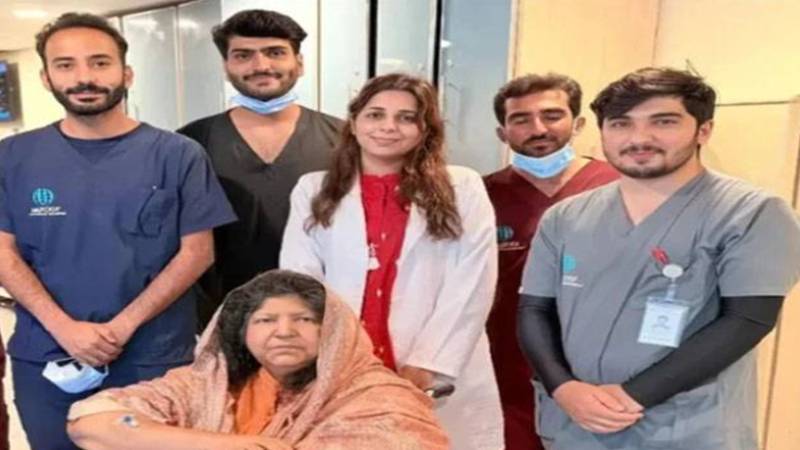 عابدہ پروین کی صحت سے متعلق افواہیں مسترد، مکمل صحت یاب ہونے کی تصدیق
