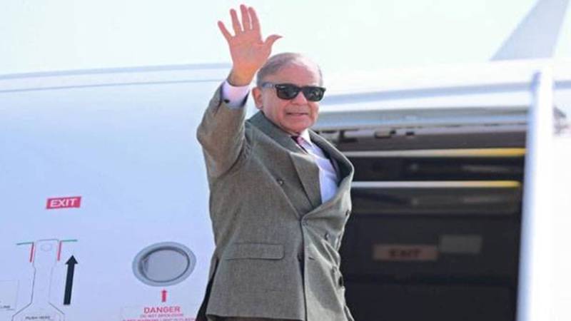 وزیراعظم شہباز شریف کا سعودی عرب کا 3 روزہ دورہ، ریاض پہنچ گئے