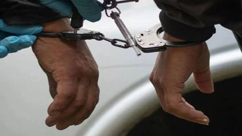 کراچی: نوجوان کی ہلاکت کے کیس میں پولیس اہلکاروں کا ریمانڈ 5 دن بڑھادیا گیا