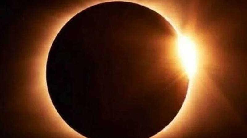 2026 میں پاکستان میں صرف ایک جزوی چاند گرہن دیکھنے کو ملے گا