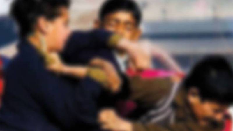حافظ آباد: بچوں کی لڑائی کے دوران بڑوں کا تصادم، فائرنگ اور توڑ پھوڑ