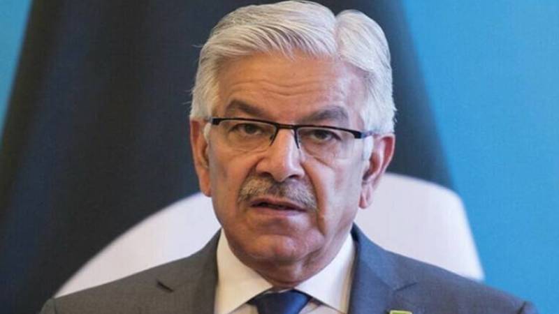وزیراعلیٰ خیبر پختونخوا کے بیانات ملکی سلامتی کے لیے نقصان دہ ہیں:خواجہ آصف