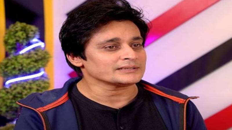ساحر لودھی نے شاہ رخ خان سے مشابہت کے تاثر کی تردید کردی