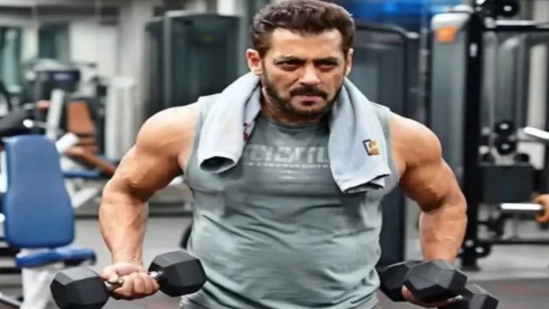 سلمان خان کی نئی تصاویر وائرل، ممکنہ فلم اور سیکوئل کی خبریں گرم۔
