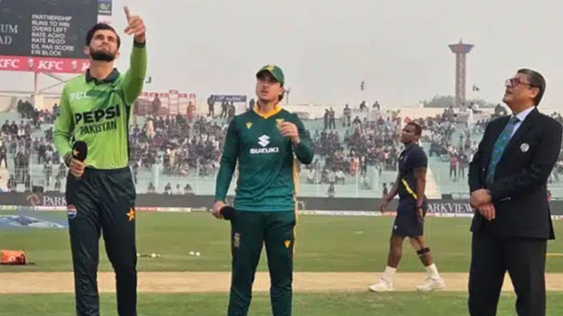 پاکستان نے دوسرے ون ڈے میں جنوبی افریقہ کے خلاف بیٹنگ کا فیصلہ کیا