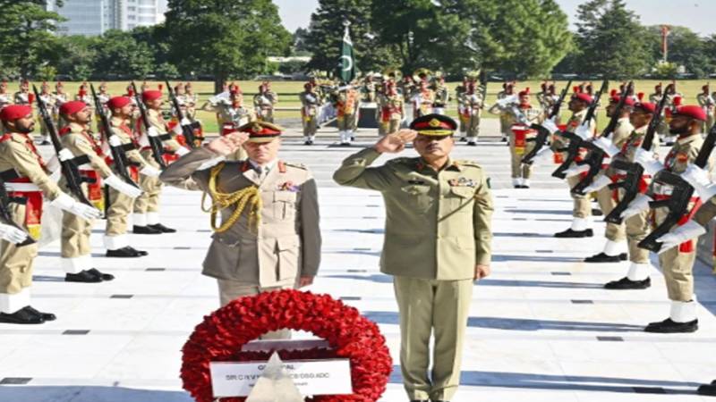 برطانوی چیف آف جنرل اسٹاف کی جی ایچ کیو آمد، فیلڈ مارشل سے ملاقات