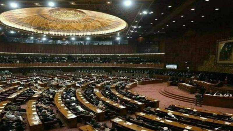 حکومت کو آئینی ترمیم کے لیے سینیٹ میں 64 اور قومی اسمبلی میں 224 ووٹ درکار