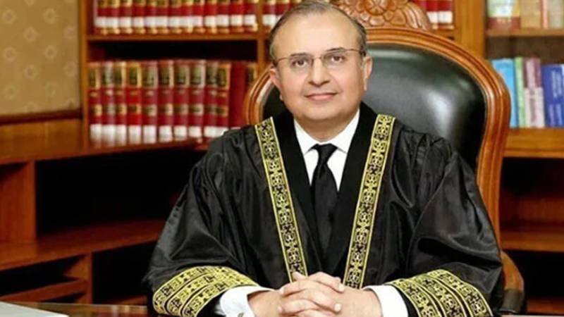 اگر کوئی مشکل سوال ہو تو اسے ہم وفاقی آئینی عدالت بھیج دیتے ہیں:جسٹس منصور علی شاہ