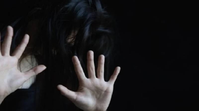 خانیوال میں گھریلو جھگڑے پر سسر کا بہو پر تیزاب حملہ، ملزم گرفتار