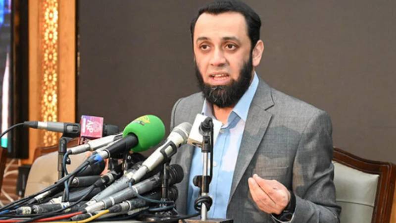 بانی پی ٹی آئی فیصلے ایکسپرٹ سے نہیں بشریٰ بی بی سے پوچھ کر کرتے تھے: وزیرِ اطلاعات عطا اللّٰہ تارڑ