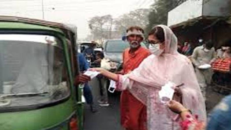 لاہور: سموگ سے بچاؤ کے لیے ماسک اور آگاہی مہم جاری