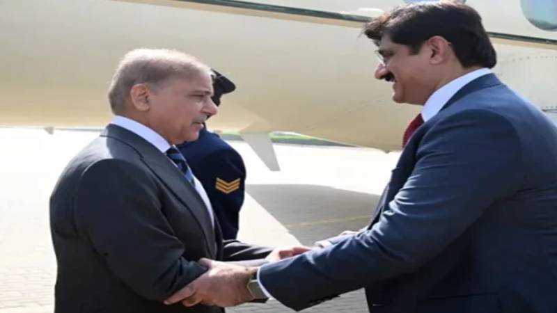 وزیرِ اعظم شہباز شریف ایک روزہ دورے پر کراچی پہنچ گئے