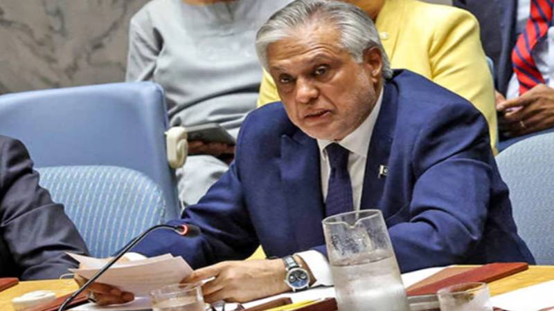 اسحاق ڈار ماسکو میں کونسل آف ہیڈز آف گورنمنٹ کے اجلاس میں شرکت کے لیے روانہ