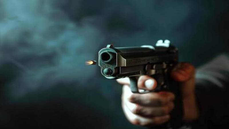 گرین ٹاؤن: سی سی ڈی کا مبینہ مقابلہ، زیرِ حراست ملزم ساتھیوں کی فائرنگ سے ہلاک