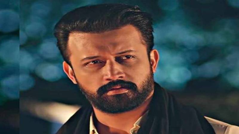 عاطف اسلم نے بھاری معاوضے کے الزامات کو رد کر دیا
