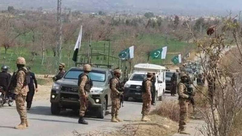 پاک فوج کا قبائلی علاقوں میں خوارج کے چھوڑے گئے بارودی مواد اور سرنگوں کو تلف کرنے کا عمل جاری