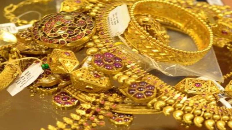 سونے کی قیمت میں دوسرے روز کمی