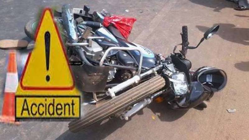 رائیونڈ روڈ پر ٹریکٹر ٹرالی کا موٹرسائیکل سواروں سے ٹکر، 2 جاں بحق، 3 زخمی