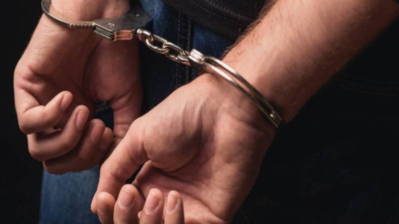 کراچی: خواتین کو بلیک میل کر کے بھتا مانگنے والا ملزم گرفتار