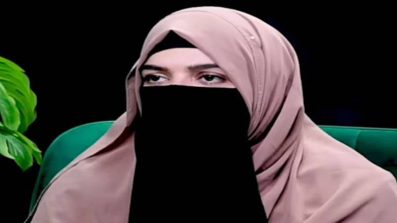  شوبز میں والدہ کے سامنے غیر اخلاقی پیشکشیں کی گئیں:سارہ چوہدری
