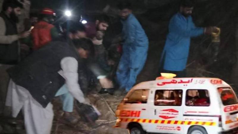 لاہور میں گھر کی چھت گرنے سے 3 جاں بحق، 2 زخمی