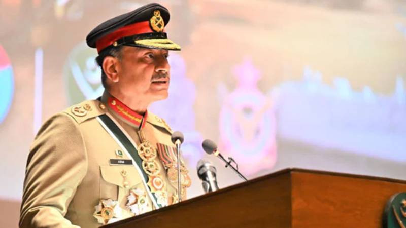 پاک بحریہ آج بھی ملکی بحری سرحدوں پر آہنی فصیل ہے: فیلڈ مارشل