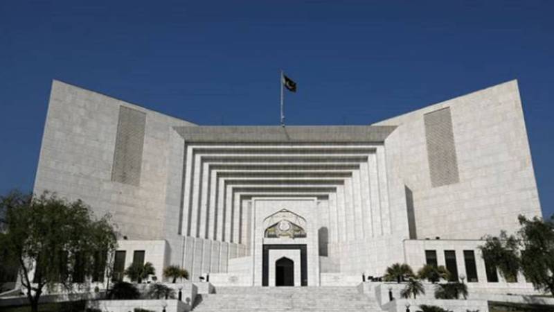 سپریم کورٹ میں سینیئر وکیل کے وفاقی آئینی عدالت میں پیش ہونے پر عدالت کا سخت برہمی