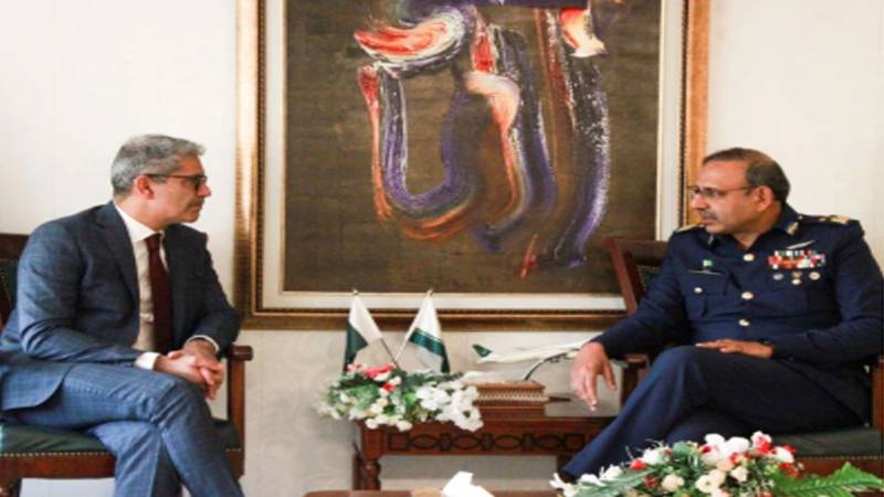 پی آئی اے اور کینیڈین ہائی کمیشن کا فضائی و ثقافتی تعاون بڑھانے پر اتفاق