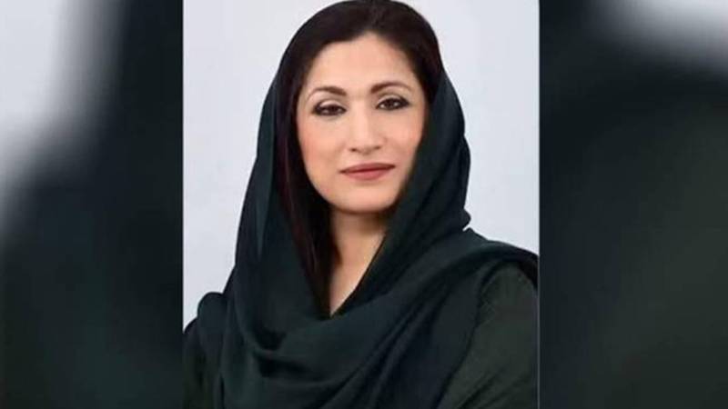بشریٰ بی بی کو بھی اڈیالہ جیل میں قیدِ تنہائی میں رکھا گیا ہے، بہن مریم ریاض وٹو کا الزام