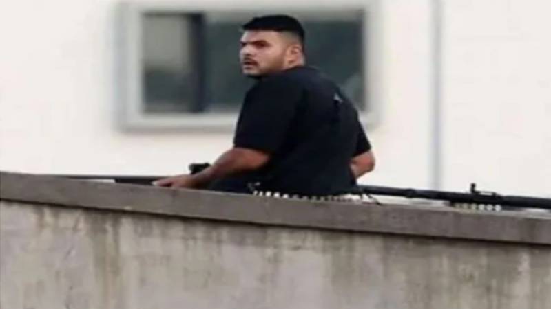 سڈنی بونڈی بیچ فائرنگ: زخمی حملہ آور پر 50 دہشت گردی کے الزامات عائد