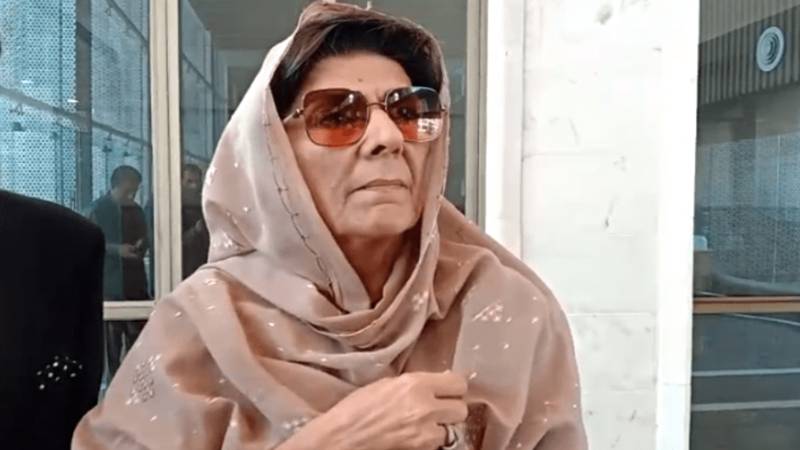 اڈیالہ جیل کے باہر دھرنا: علیمہ خان سمیت 400 افراد کے خلاف انسدادِ دہشت گردی ایکٹ کے تحت مقدمہ درج