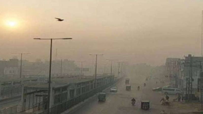 لاہور میں فضائی آلودگی اور سردی کی شدت، موسمی بیماریاں کا خطرہ بڑھ گیا