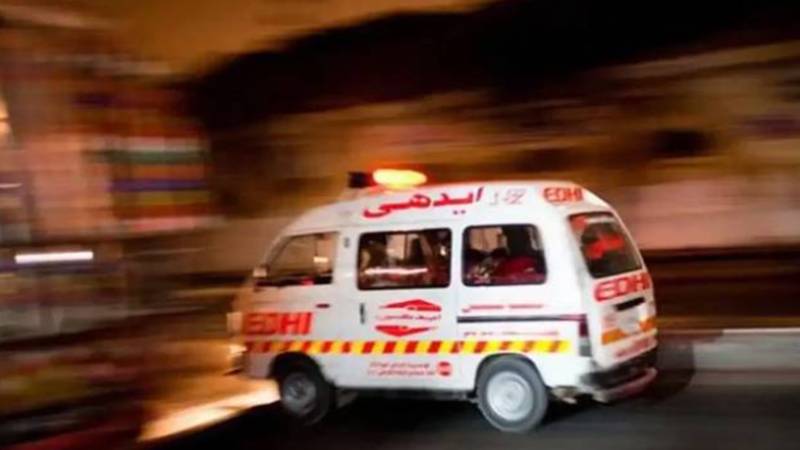 لاہور ڈیفنس میں تیز رفتار گاڑیوں کا بائیک سواروں سے تصادم، 1 جاں بحق، 1 زخمی