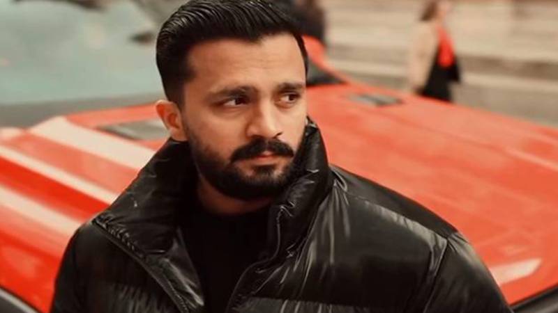 ناقابل ضمانت وارنٹ کے بعد یوٹیوبر رجب بٹ نے عدالت میں سرنڈر کر دیا