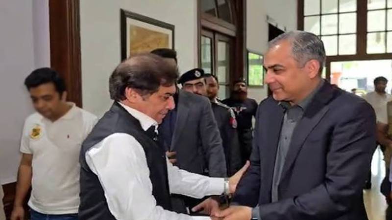 وزیرِ داخلہ محسن نقوی کی وزارتِ ریلوے آمد، پاکستان ریلوے کی اصلاحات پر اہم ملاقات