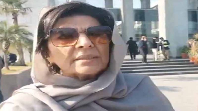 عمران خان نے پیغام دیا ہے جو مذاکرات کی بات کرے گا وہ ہمارے ساتھ نہیں، علیمہ خان