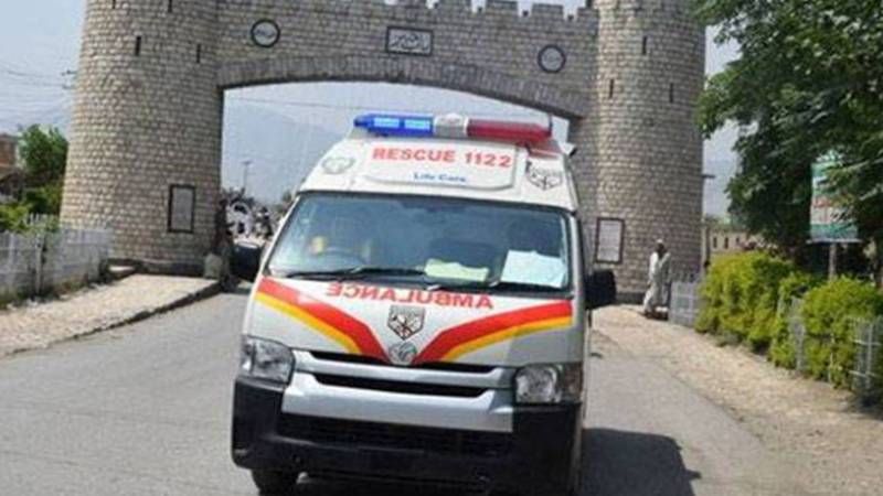 کوہاٹ میں کوچ کھائی میں گرنے کا حادثہ: 30 مسافر زخمی