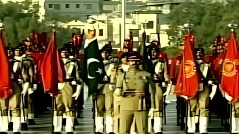 یومِ قائد پر مزارِ قائد پر گارڈز کی تبدیلی کی پروقار تقریب، وفاقی و صوبائی وزرا شریک