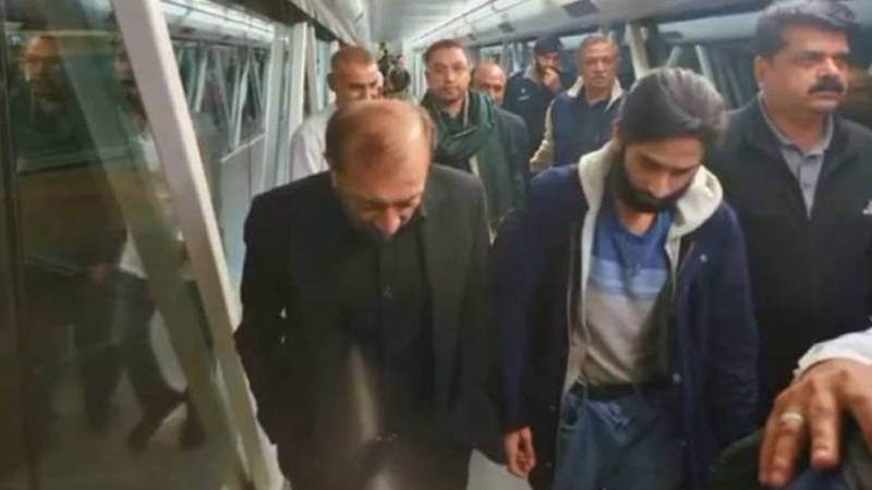 ڈاکٹر عمران فاروق کے صاحبزادے کراچی پہنچ گئے، اہلیہ کی میت کل متوقع