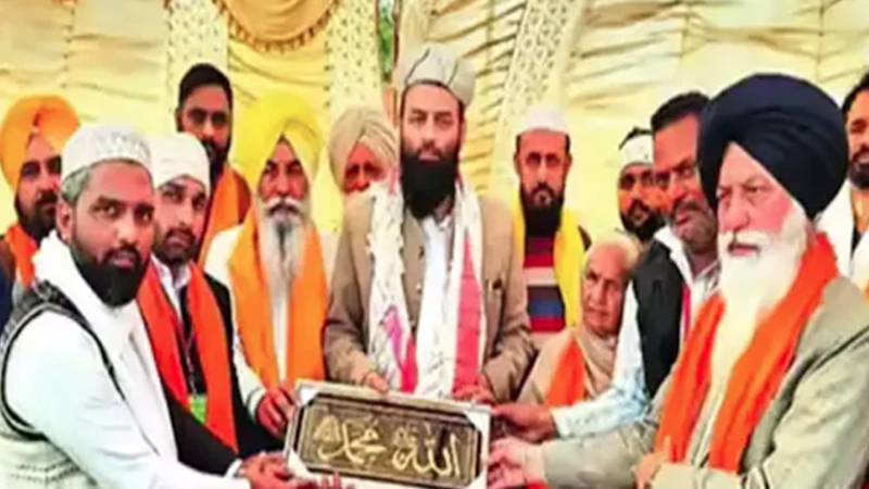 بھارتی پنجاب: مسجد کی تعمیر کیلئے سکھ خاتون نے 5 مرلہ زمین عطیہ کردی