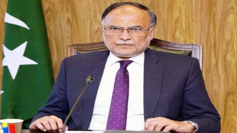 ایم ایل-ون کراچی–روہڑی سیکشن پر کام کا آغاز 2026 میں متوقع ہے، احسن اقبال