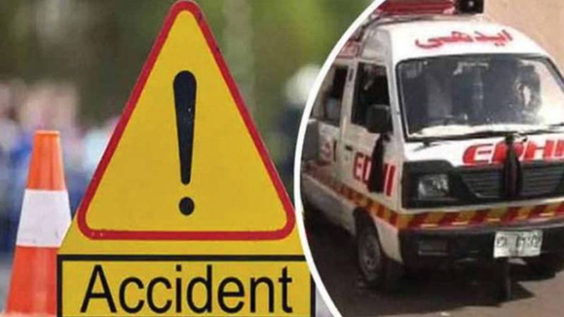 نکانہ صاحب: دھند میں بس اور رکشے کے تصادم، 3 ہلاک، 3 زخمی