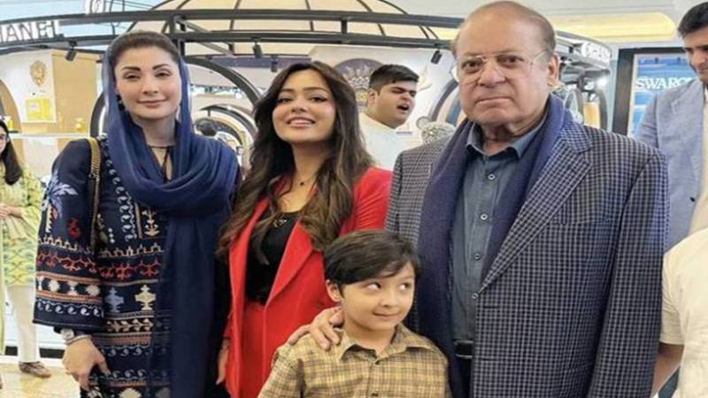 جنید صفدر کی شادی: نواز شریف اور مریم نواز دبئی میں شاپنگ کرتے ہوئے نظر آئے
