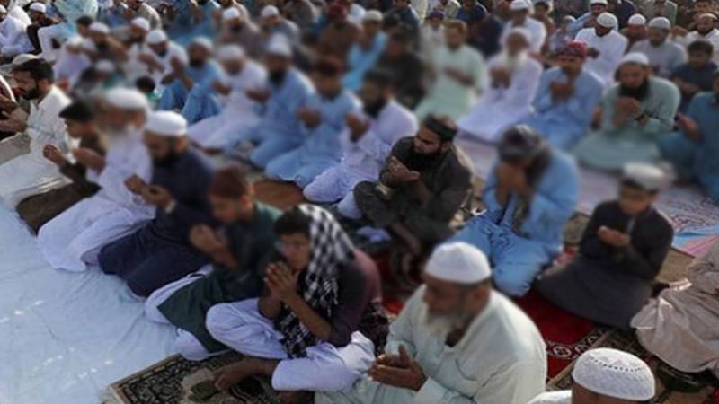 پاکستان میں امیدوں اور دعاؤں کے ساتھ سال 2026 کا آغاز