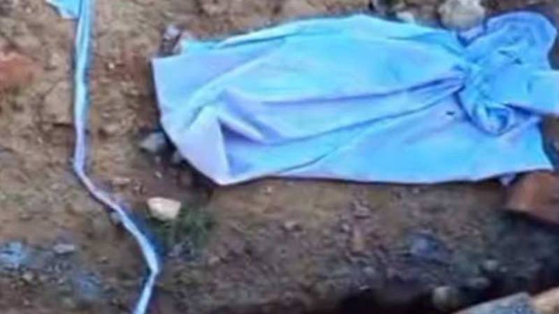 لاہور: علامہ اقبال ٹاؤن میں کوڑے دان سے نوزائیدہ بچے کی لاش برآمد