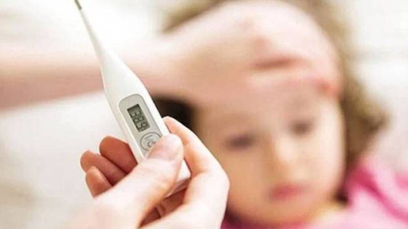 خشک سردی کے باعث بچوں میں کھانسی، نزلہ، زکام اور گلے کی بیماریوں میں تشویشناک اضافہ