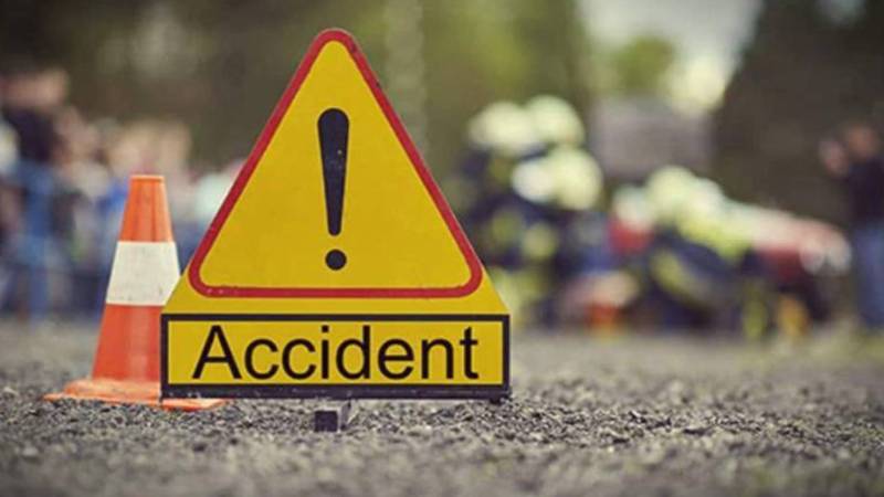 چکوال: تلہ گنگ کے قریب بس حادثہ، 5 افراد جاں بحق، 27 زخمی