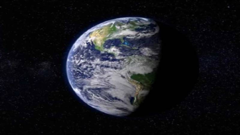 پاکستان میں آج 8 جنوری کو یومِ گردشِ زمین منایا جا رہا ہے