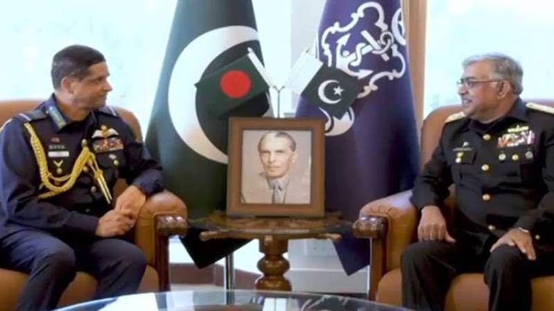 بنگلہ دیش ایئر فورس کے سربراہ کی نیول چیف سے ملاقات، دفاعی تعاون اور علاقائی سیکیورٹی پر گفتگو